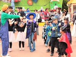 「トーマスランドでハロウィン特別イベントが追加開催！」の写真