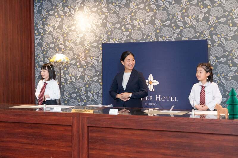 ホテルフロントスタッフの仕事（イメージ）