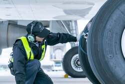 航空整備士の仕事（イメージ）