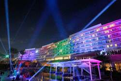 「沖縄でレーザーショーのカウントダウン！　年末年始の特別イベント」の写真