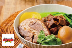 「愛犬と仮装を楽しめるハロウィンイベント、神戸メリケンパークで開催」の写真