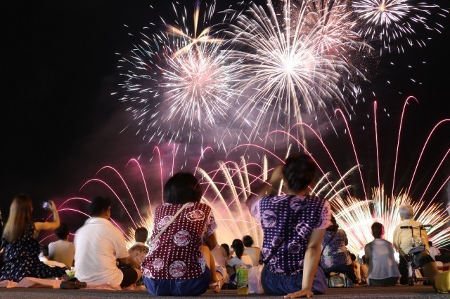 第50回 焼津海上花火大会／(C)焼津市シティセールス課　過去実施時の様子