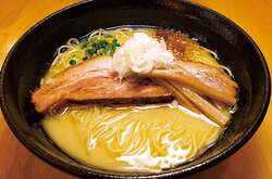 「北海道から福岡まで全国のご当地ラーメンが集結！「御殿場ラーメンフェスタ2025」開催」の写真