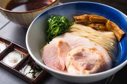 「北海道から福岡まで全国のご当地ラーメンが集結！「御殿場ラーメンフェスタ2025」開催」の写真