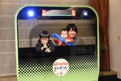 「飯田橋で鉄道づくしのXmasブッフェイベント！　プラレール巨大ジオラマなど体験満載」の写真