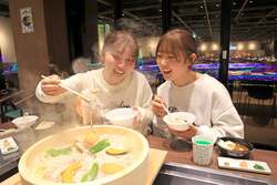 マザー牧場「名水もち豚のせいろ蒸し」