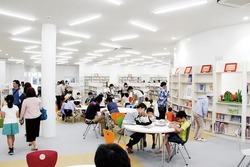 明るく開放的な「子どものフロア」