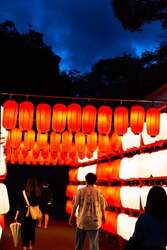 「福岡県春日市でハロウィンイベント開催！　延べ100店舗とステージで盛り上がる」の写真