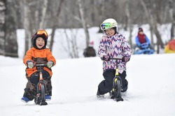 「【2025-2026】関東近郊のおすすめ雪遊びスポット11選　子供向けの遊び満載！」の写真