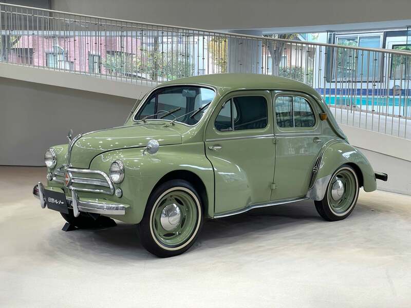 ルノー4CV