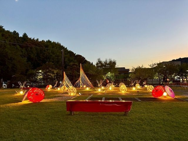 柏屋の竹あかり　〜むかしが今に出会う夜〜／内野本陣史跡広場の竹のオブジェクト（R6年展示）