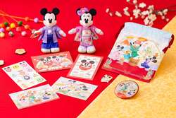 「東京ディズニーリゾートのお正月2026！和装ミッキーと花火で新年をお祝い！」の写真