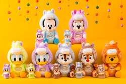 「東京ディズニーリゾートのお正月2026！和装ミッキーと花火で新年をお祝い！」の写真