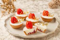  【ホワイトチョコといちごのタルト】480円