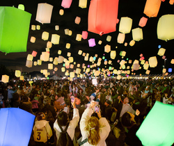 大磯まつり2025（「大磯スカイランタンフェスティバル」2024の様子）