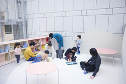 「くつぬぎスポット」撮影：新津保建秀