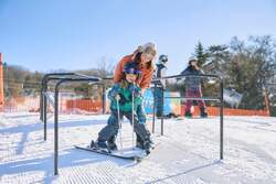 「軽井沢プリンスホテルスキー場が11月1日OPEN！初心者とファミリー向けサービス充実」の写真