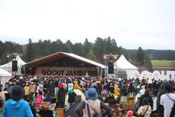 「静岡で「GO OUT JAMBOREE 2026」開催決定！　親子で楽しめるキャンプ＆音楽フェス」の写真