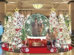 「名古屋駅直結ホテルに巨大スノードーム登場！　中に入って写真撮影が楽しめる」の写真