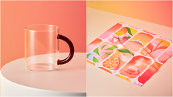 （左）オリジナルグラスマグカップ／（右）オリジナルバンダナ