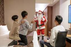 「サンタクロースがお部屋に！名古屋のホテルで楽しむクリスマス宿泊プラン」の写真