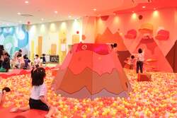 「大阪初！地球と自然を遊んで学べる室内遊び場「ちきゅうのにわ」が堺市にオープン」の写真