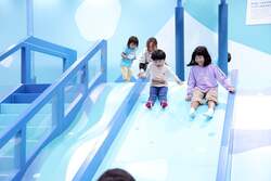 「大阪初！地球と自然を遊んで学べる室内遊び場「ちきゅうのにわ」が堺市にオープン」の写真