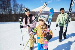 「群馬県北軽井沢で雪デビュー！軽井沢スノーパークが2025年12月20日にオープン」の写真