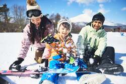 「群馬県北軽井沢で雪デビュー！軽井沢スノーパークが2025年12月20日にオープン」の写真