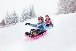 「北海道占冠村の「リゾナーレトマム」で子供の成長に合わせた冬のアクティビティ体験！」の写真