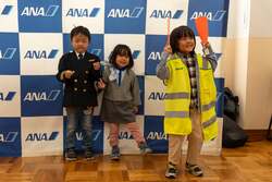 前回開催時の様子：ANAお仕事体験ブース