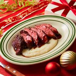 「さいたま新都心で入場無料のクリスマスマーケット開催！80種類以上のグルメと雑貨」の写真