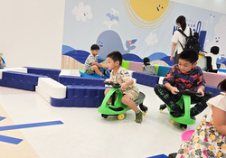 「関東初！親子で一日遊べる屋内プレイグラウンド「のびっこジャンボ 津田沼店」OPEN！」の写真