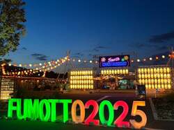 「山梨県南アルプス市で竹あかりとナイトマーケット開催　入場無料で冬の夜を満喫」の写真