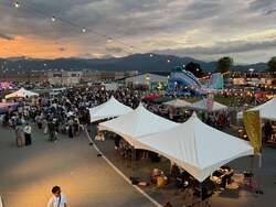 「山梨県南アルプス市で竹あかりとナイトマーケット開催　入場無料で冬の夜を満喫」の写真