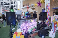 「親子で踊って楽しむクリスマスナイト！　天王寺公園で無料音楽イベント開催」の写真