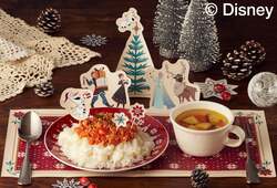 「平日クリスマスはディズニーのミールキットで！　手軽に華やかな食卓を親子で楽しもう」の写真