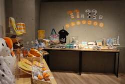 「全長8mの巨大チンアナゴが神戸の空に出現！　水族館で「チンアナゴの日」を楽しもう」の写真