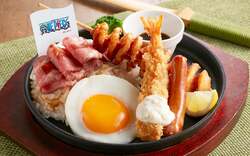 ゾロの三刀流鉄板盛り／1,099円（税込1,208円）*TAKEOUT可