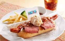 フランキーのスーパー☆ミートホットドッグ〜コーラと共に〜（ドリンクバー付）／999円（税込1,098円）　単品／899円（税込988円）