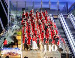 「東京駅で謎解きとコンサート！　サンタが贈る36日間のクリスマスイベント開催」の写真