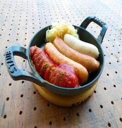 「サンタも登場！名古屋栄でクリスマスマーケット開催　エリア拡大でさらに楽しく」の写真