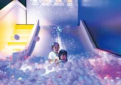 「全国リトルプラネットで人気No.1アトラクションがリニューアル　没入型の新体験！」の写真