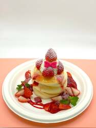 「海抜251mの「空の公園」で極上いちごピクニック！　展望台でプチいちご狩り体験も」の写真