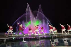 「御殿場高原で冬グルメとイルミを満喫！　ウィンターマーケット開催」の写真