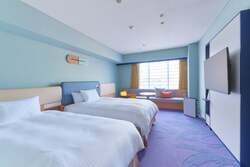 「京都駅近く都ホテル八条で新春ファミリーブッフェが開催！　巨大トイレールも登場」の写真