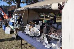 「東京都心で焚火体験ができる！　有明の国営公園で「焚火クラブ2026」開催」の写真