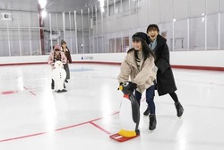 「【2025-2026】関東のアイススケート場おすすめ16選　冬季期間限定から通年までを厳選」の写真