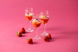 フルーツたっぷり苺のスープ