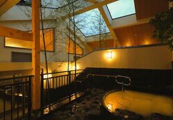 「肌寒い週末にも！東京都の早朝オープンの朝風呂に入れる日帰りスーパー銭湯・温泉11選」の写真